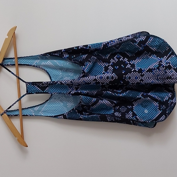 Lululemon Snake Print Tank Top Aqua Pink and Black. Size 4, - Picture 2 of 4